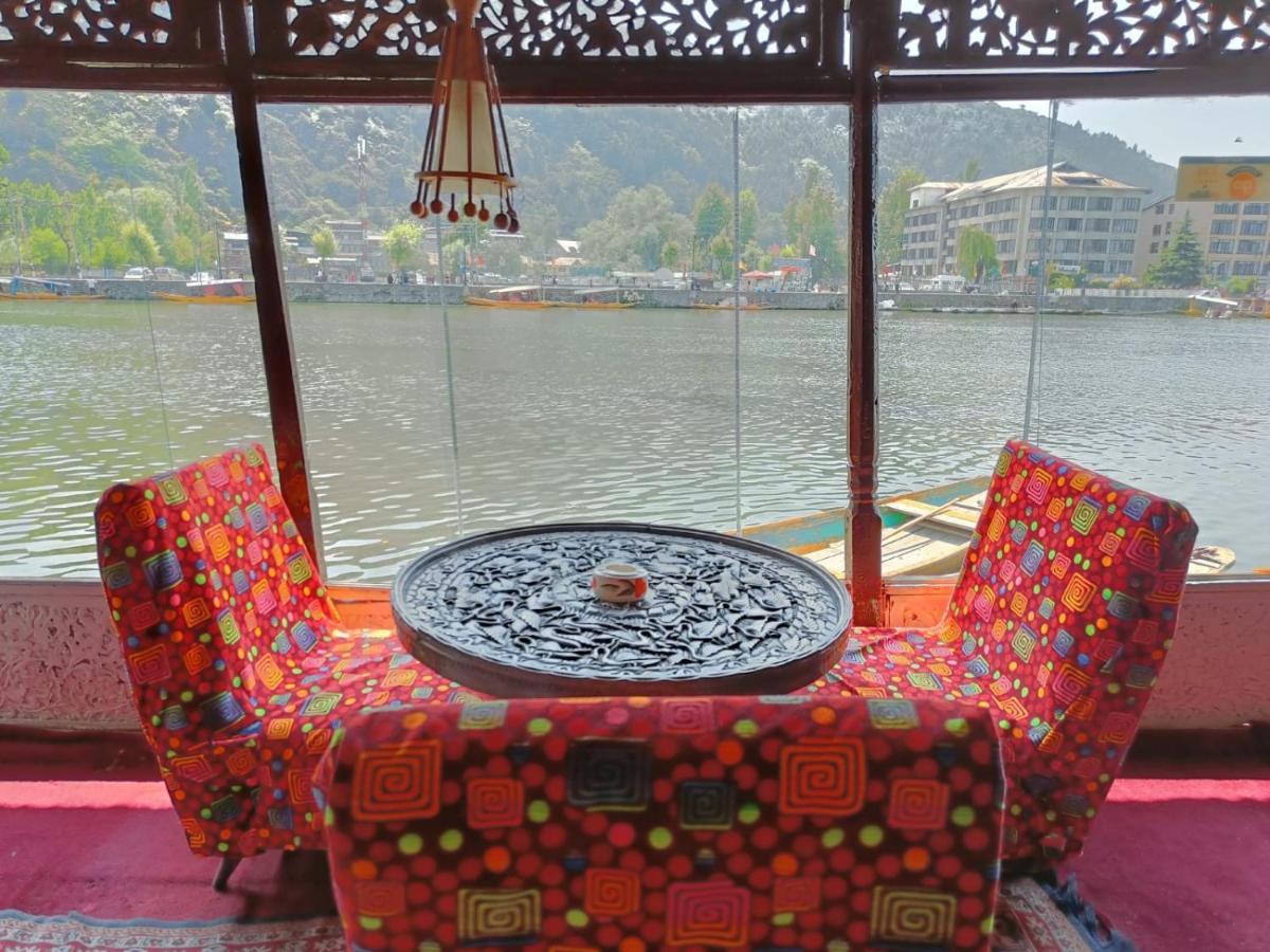 Island Apartment Srinagar  Bagian luar foto