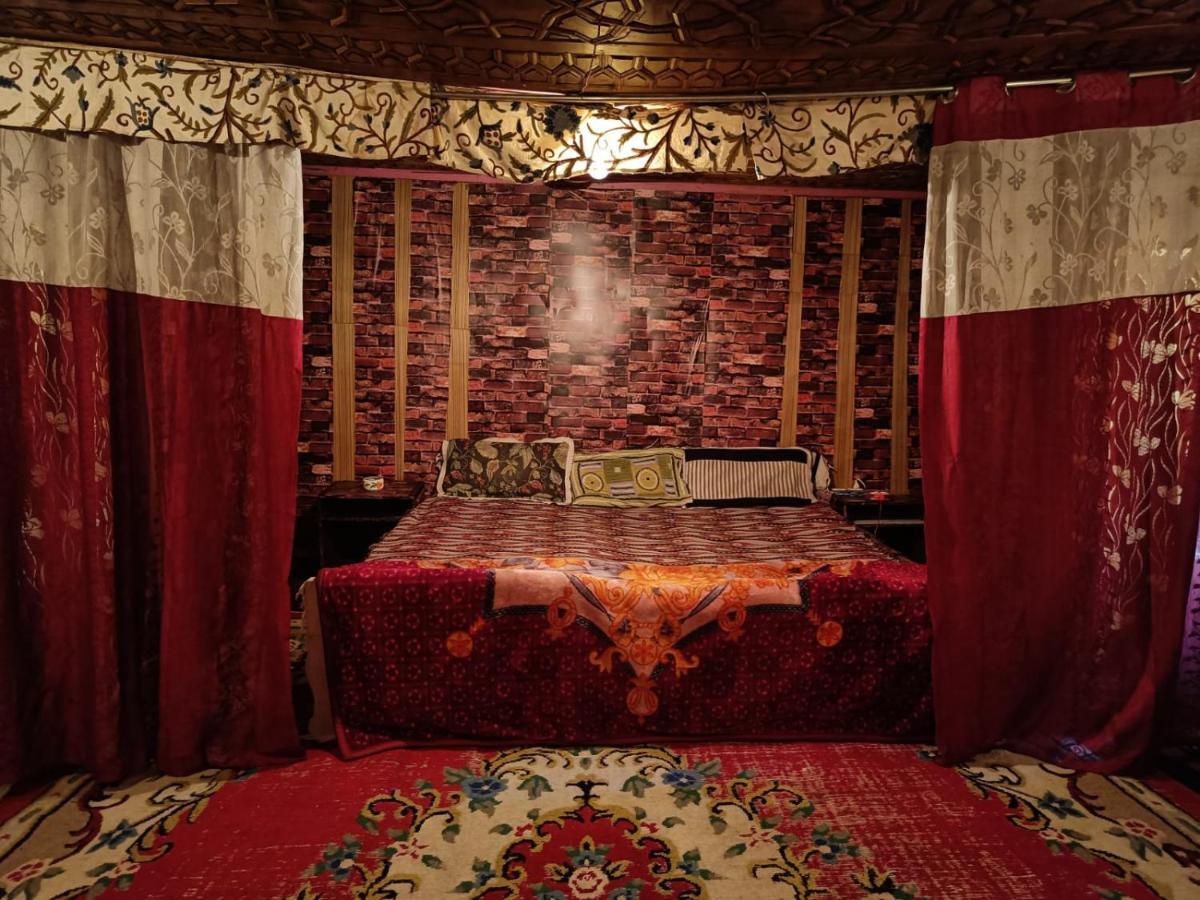 Island Apartment Srinagar  Bagian luar foto